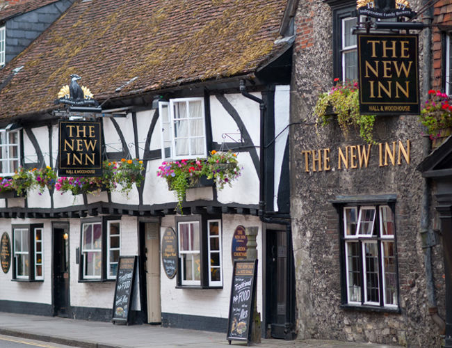 Exterior of The New Inn in Salisbury